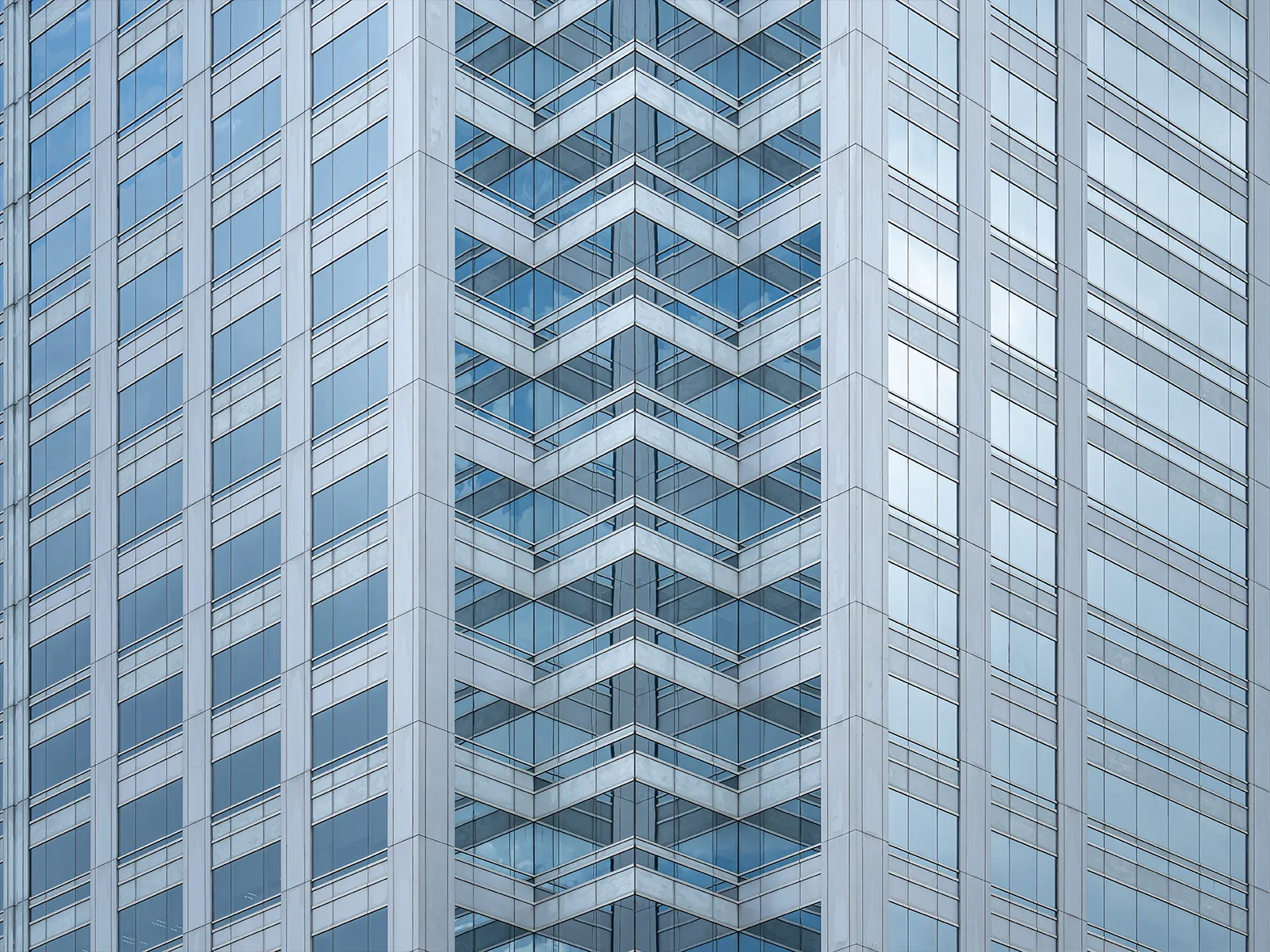 อาคารอื้อจื่อเหลียง (U Chu Liang Building) วัสดุ: คอนกรีตและกระจก (Concreate & Glass)